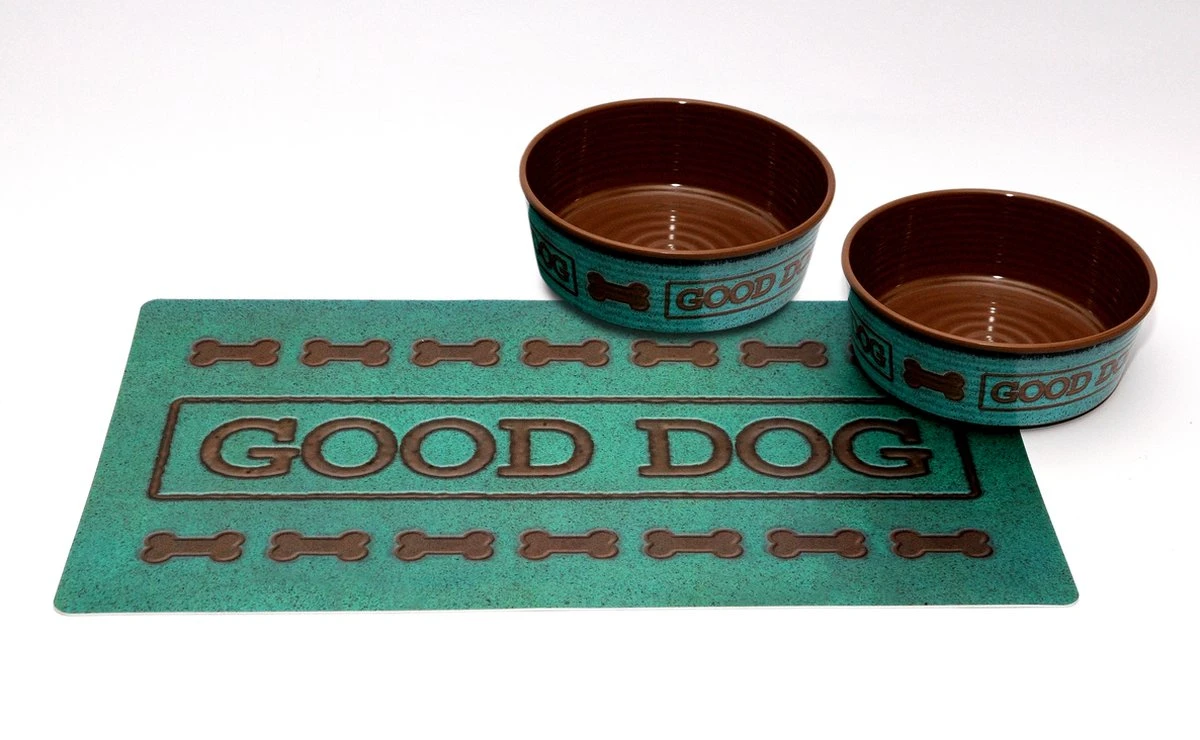 Tarhong Good Dog Set Turquoise 2 Voerbakken / Placemat Olive – 17 CM 950 ML / 49X29CM Tarhong Good Dog Set Turquoise 2 Voerbakken / Placemat Olive – 17 CM 950 ML / 49X29CM -Beste Hondenspullen Winkel Tarhong Good Dog Set Turquoise 2 Voerbakken Placemat Olive 17 CM 950 ML 49X29CM
